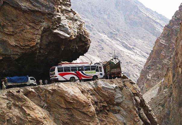 karakoram-highway-pakistan-strada-pericolosa