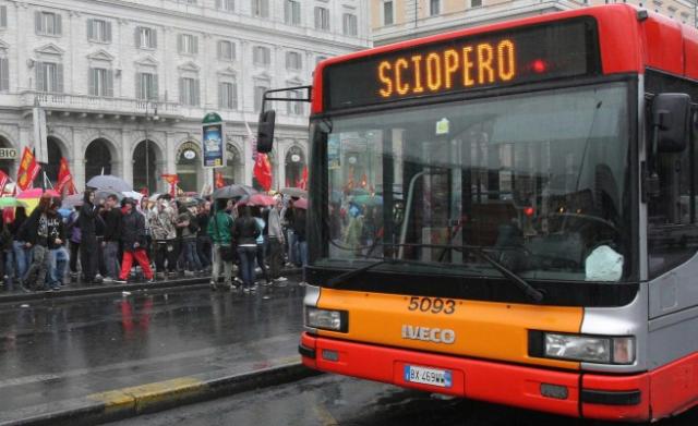 Questa foto descrive: Sciopero mezzi di trasporto a Roma venerdì 21 ottobre 2016