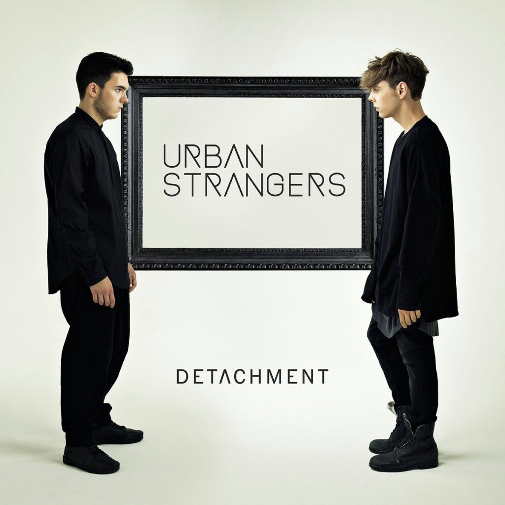 Questa foto descrive: Urban Strangers Detachment  14 Ottobre - L'album contiene Bones